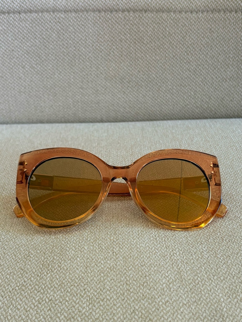 Transparent Amber Round Sunglasses